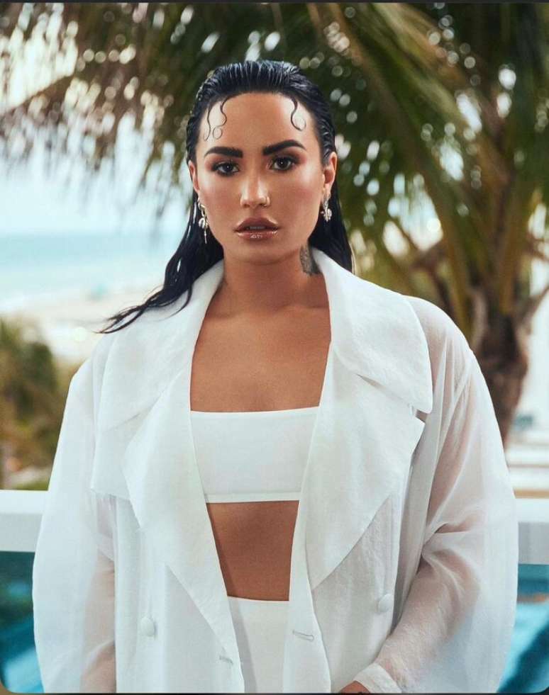 Demi Lovato diz ter sido abduzida por extraterrestres