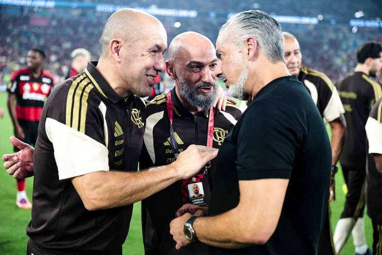 Leonardo Jardim (esq.) comemora com Jos&eacute; Boto t&iacute;tulo carioca &ndash;