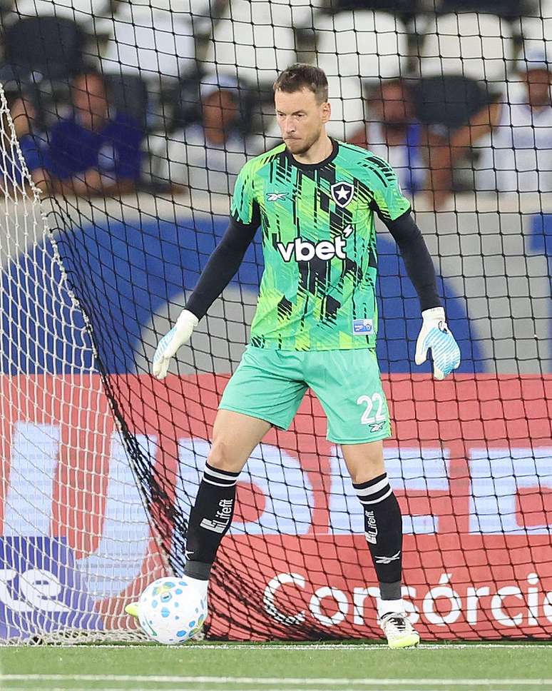 Neto durante partida do Botafogo. 