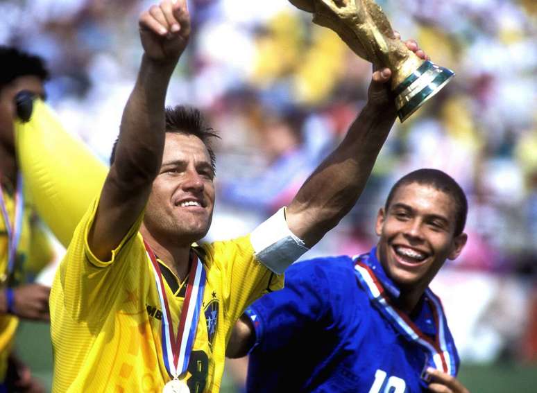 Brasil se tornou a primeira sele&ccedil;&atilde;o tetracampe&atilde; mundial &ndash;