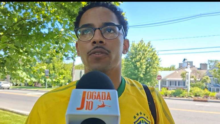 Gabriel recebeu o aut&oacute;grafo de Galv&atilde;o Bueno em um Brasil x Costa Rica de 2015, em New Jersey &ndash;
