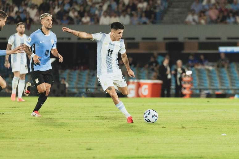 Almada em a&ccedil;&atilde;o com a camisa da Argentina &ndash;