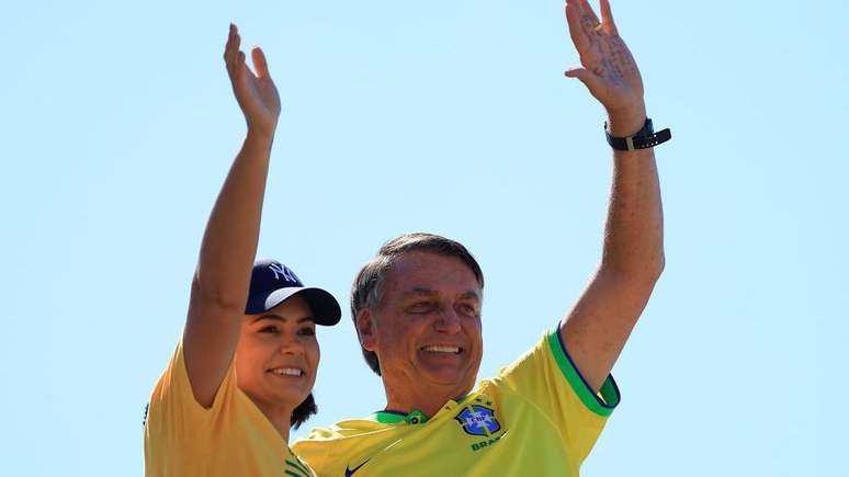 Para Tebet, n&atilde;o far&aacute; diferen&ccedil;a se disputa for com Michelle ou Flavio Bolsonaro