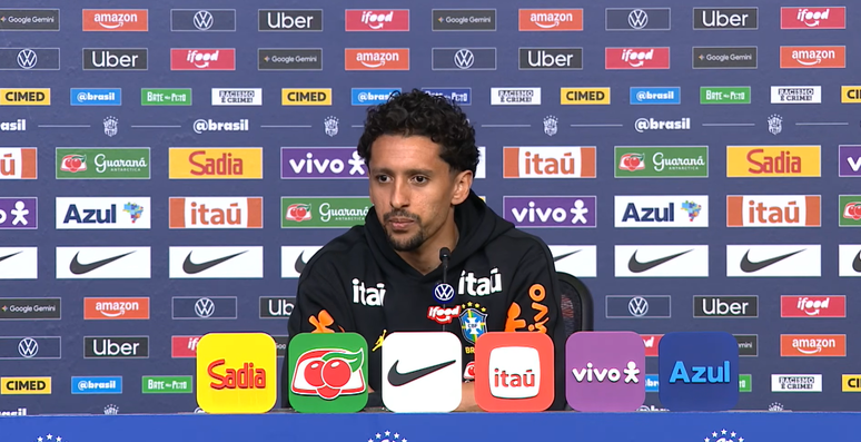 Marquinhos em coletiva na Sele&ccedil;&atilde;o Brasileira