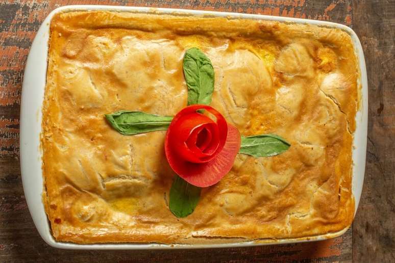Torta de tomate seco e manjeric&atilde;o 