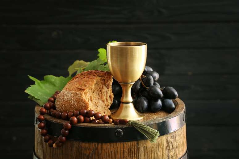 O Corpus Christi representa o reconhecimento da cren&ccedil;a cat&oacute;lica na transforma&ccedil;&atilde;o do p&atilde;o e do vinho no corpo e sangue de Cristo
