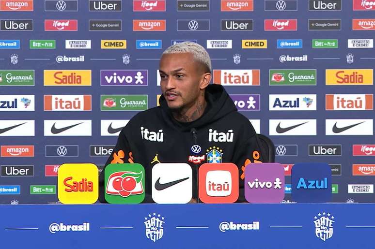 Wesley durante coletiva de imprensa pela Sele&ccedil;&atilde;o &ndash;