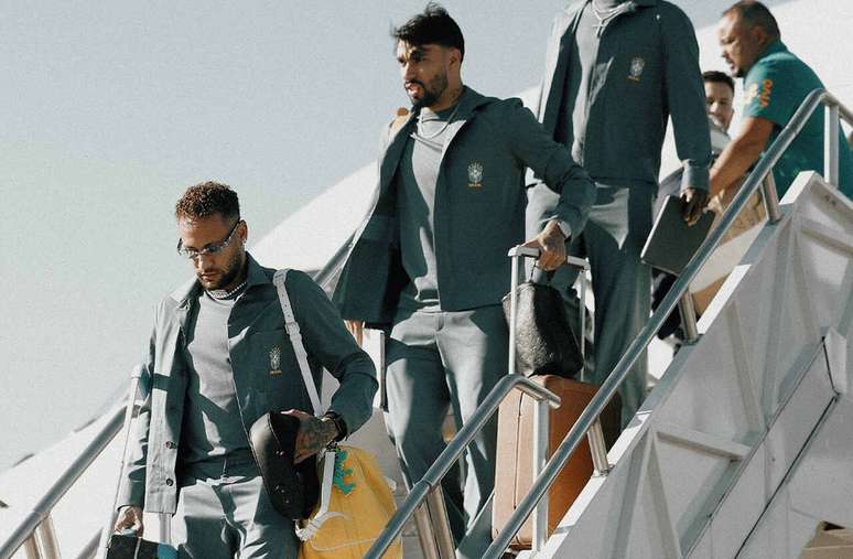 Estilista rebate cr&iacute;ticas ap&oacute;s uniforme da Sele&ccedil;&atilde;o virar meme nas redes &ndash;