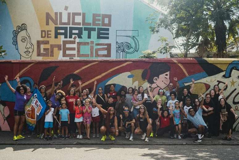 Mural assinado pela artista visual Talita Persi, no N&uacute;cleo de Artes Gr&eacute;cia (Foto: Maratona do Rio)