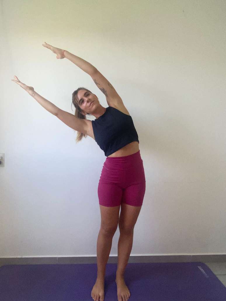Postura da Deusa (Utkata Konasana)