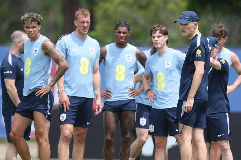 Jogadores da Inglaterra recebem orienta&ccedil;&atilde;o de Tuchel em treino &ndash;