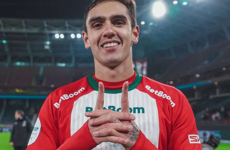 Lucas Fasson volta aos assuntos dos jornais para poss&iacute;vel contrata&ccedil;&atilde;o &ndash;