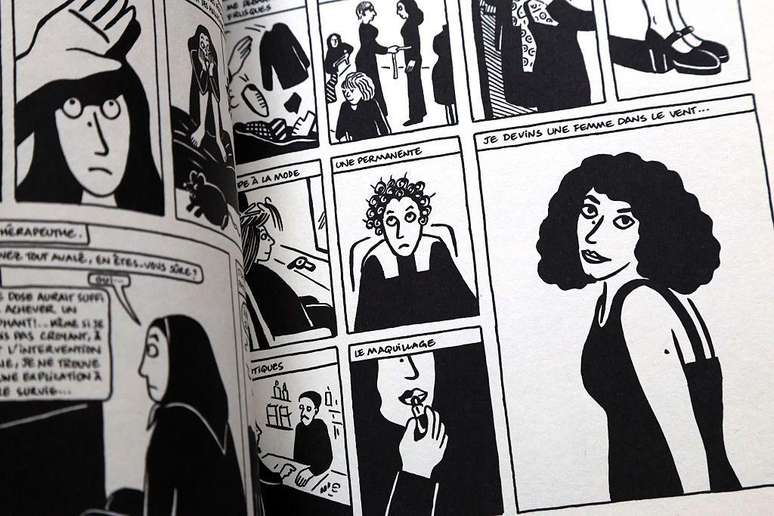 Em Pers&eacute;polis, Satrapi narra sua inf&acirc;ncia no Ir&atilde; durante os primeiros anos da Revolu&ccedil;&atilde;o Iraniana