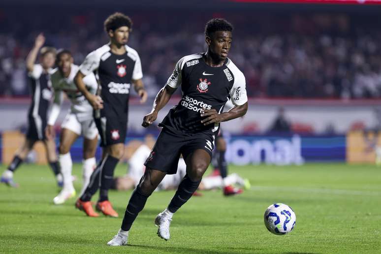 F&eacute;lix Torres atuando pelo Corinthians 