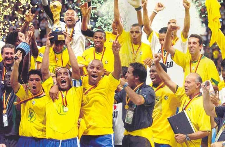 Conquista da Copa das Confedera&ccedil;&otilde;es em 2005 colocou o Brasil como grande favorito para a Copa &ndash;