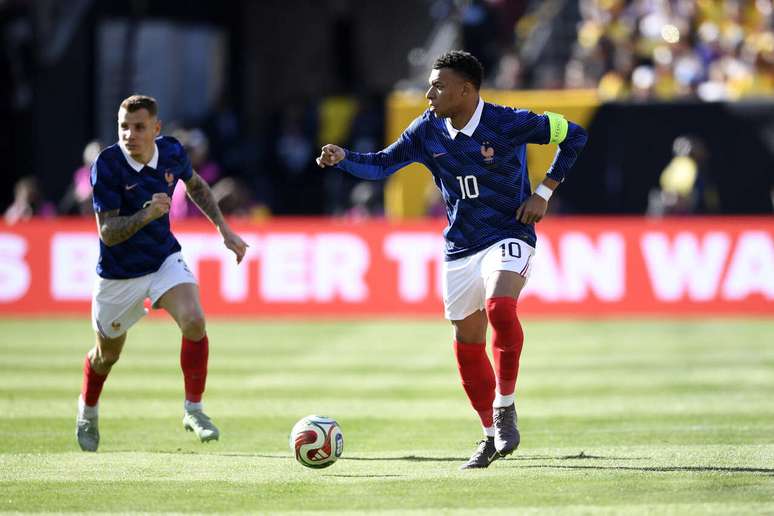 Mbapp&eacute; em duelo contra a Col&ocirc;mbia &ndash;