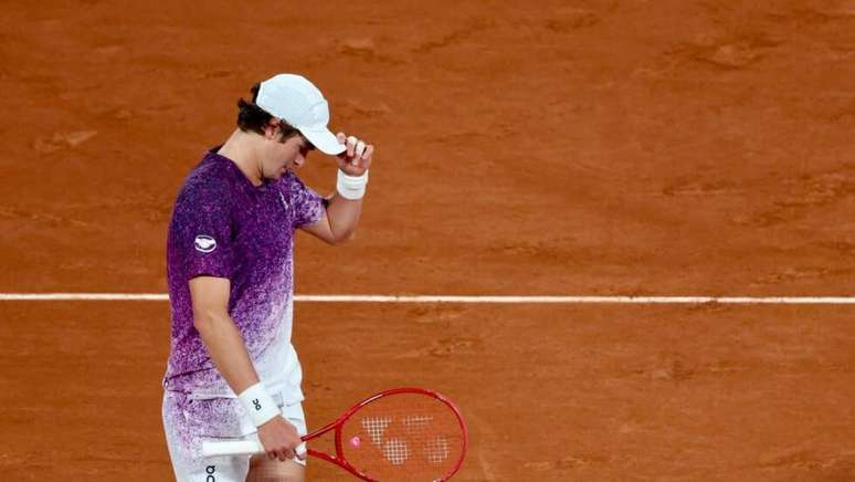 Jo&atilde;o Fonseca &eacute; derrotado nas quartas de final de Roland-Garros. Em Paris, em 2 de junho de 2026.