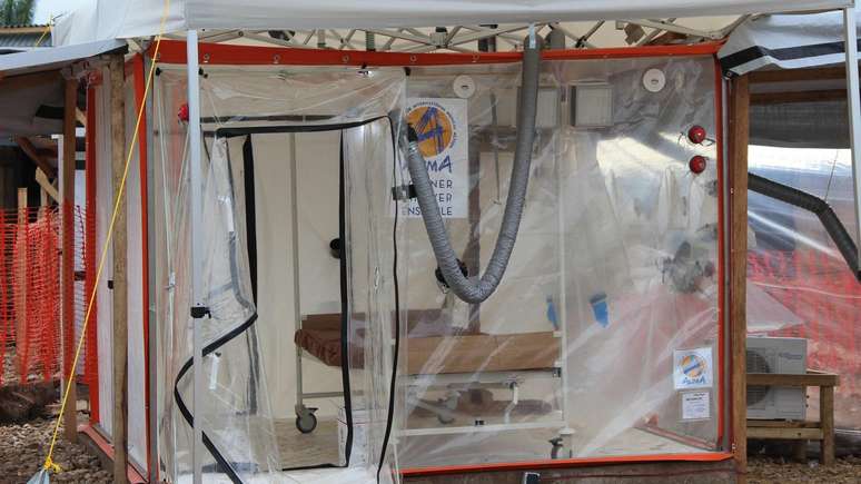 As Cubes (sigla em franc&ecirc;s para c&acirc;mara de emerg&ecirc;ncia biossegura para epidemias) j&aacute; foram usadas em surtos anteriores de Ebola, incluindo na Rep&uacute;blica Democr&aacute;tica do Congo em 2019