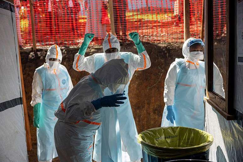Os profissionais de sa&uacute;de costumam estar entre os grupos mais expostos ao risco e precisam lidar com diversos fatores, incluindo a pr&oacute;pria sa&uacute;de f&iacute;sica e mental