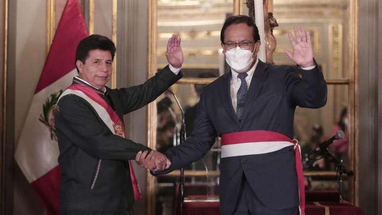 Pedro Castillo e Roberto S&aacute;nchez em 2022, ano em que o ex-presidente caiu