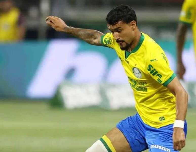 Jeft&eacute;, lateral-esquerdo do Palmeiras, passou por cirurgia neste domingo (7/6) &ndash;