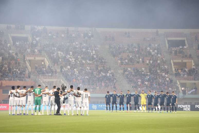 Sele&ccedil;&otilde;es de Gr&eacute;cia e It&aacute;lia antes do apito inicial para o amistoso &ndash;
