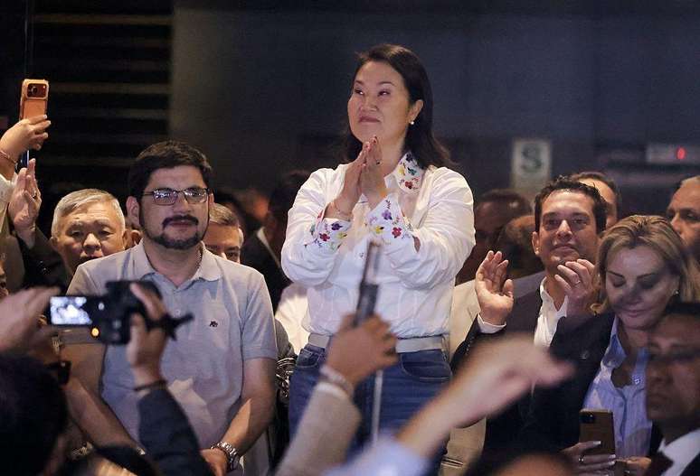 Fujimori falou com a imprensa em um hotel de Lima ap&oacute;s a divulga&ccedil;&atilde;o da contagem preliminar
