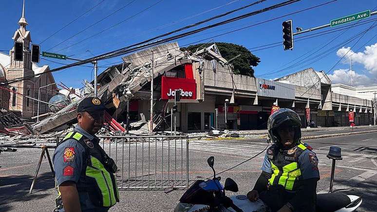 Um restaurante desmoronou durante o terremoto