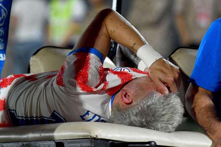 Enciso saiu lesionado do amistoso entre Paraguai e Nicar&aacute;gua na &uacute;ltima sexta-feira. (Photo by Christian Alvarenga/Getty Images)
