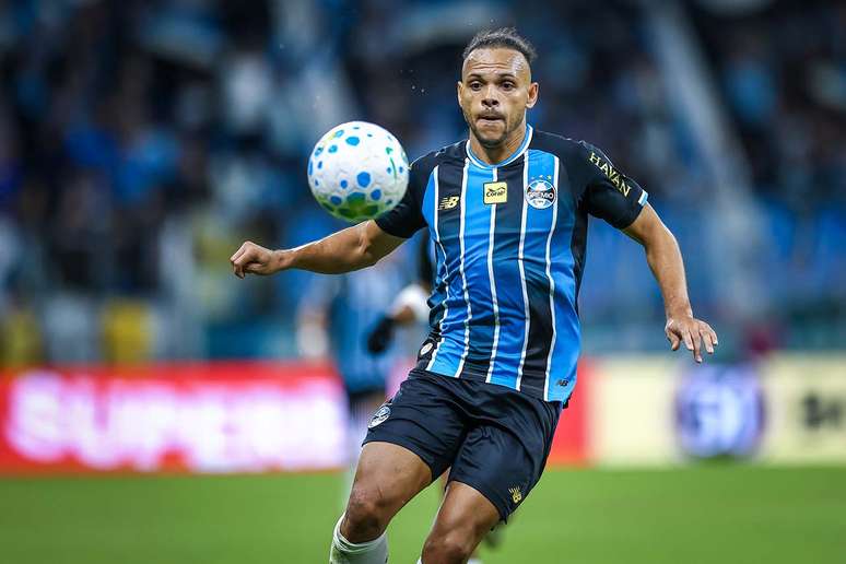 Sem Carlos Vin&iacute;cius, Braithwaite deve voltar a assumir o ataque gremista na &ldquo;Sula&rdquo; &ndash;