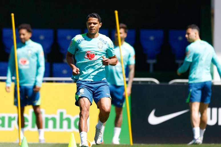 Douglas Santos ficou nove anos longe da Sele&ccedil;&atilde;o. Mas aproveitou&nbsp; as chance e se garantiu entre os 26 de Ancelotti-