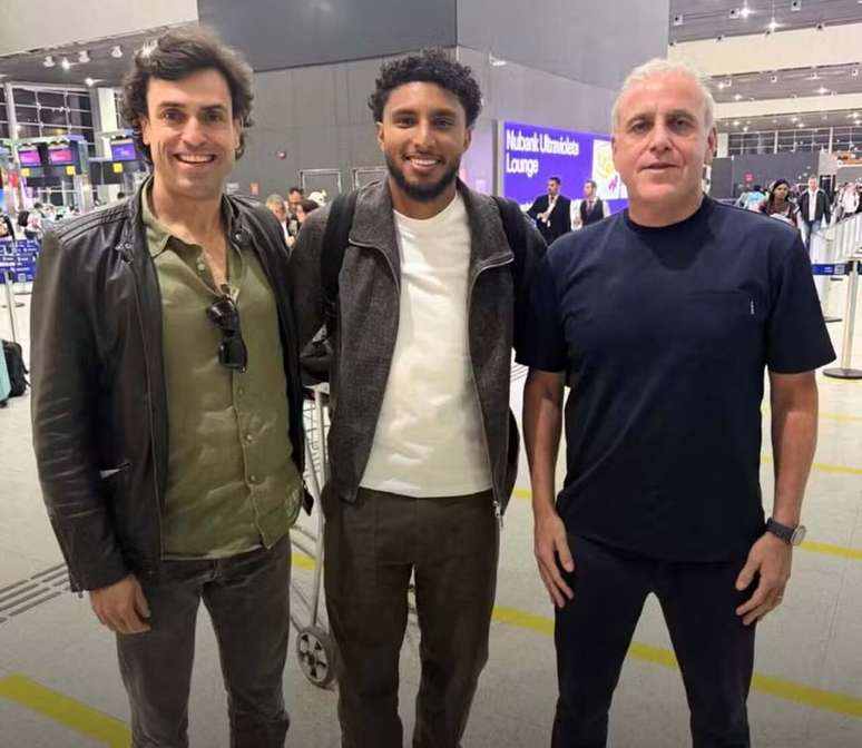 &Eacute;derson ao lado dos empres&aacute;rios Francisco Godoy e Andr&eacute; Cury &ndash; Reprodu&ccedil;&atilde;o