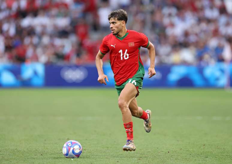 Abde Ezzalzouli atuando pela sele&ccedil;&atilde;o de Marrocos 