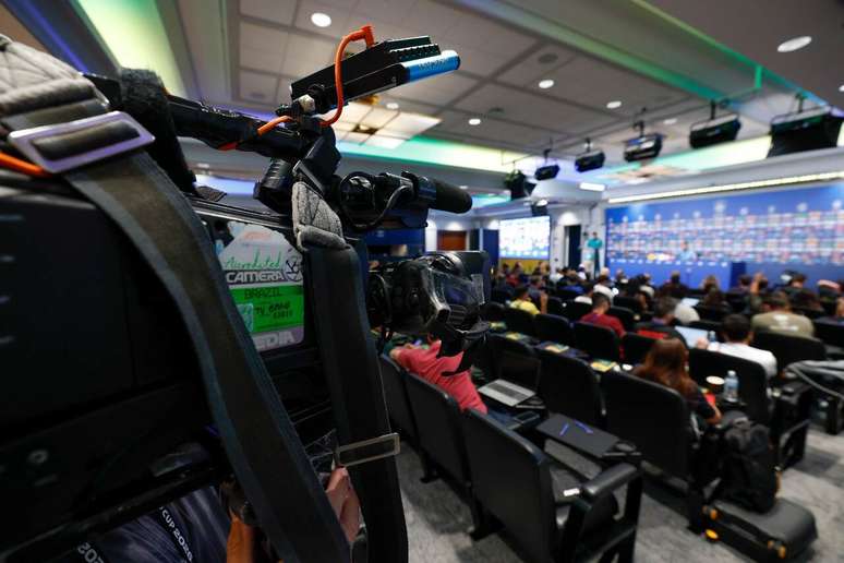 Imprensa estrangeira marca presen&ccedil;a na rotina da Sele&ccedil;&atilde;o &ndash;