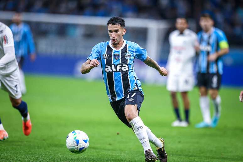 Com retorno de Villasanti, Dodi perdeu espa&ccedil;o com Lu&iacute;s Castro no Gr&ecirc;mio &ndash;