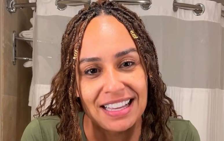 Karine Alves relata abordagem constrangedora em aeroporto dos EUA &ndash;
