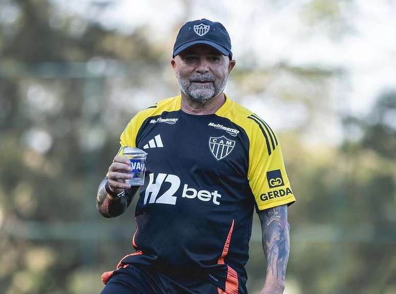 Sampaoli teve uma breve passagem pelo Atl&eacute;tico Mineiro em 2025 &ndash;