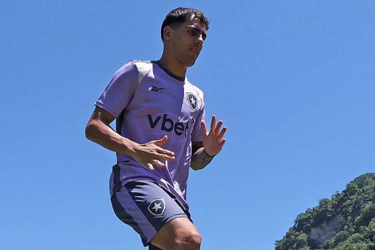 Lucas Villalba ainda n&atilde;o se firmou no Botafogo &ndash;