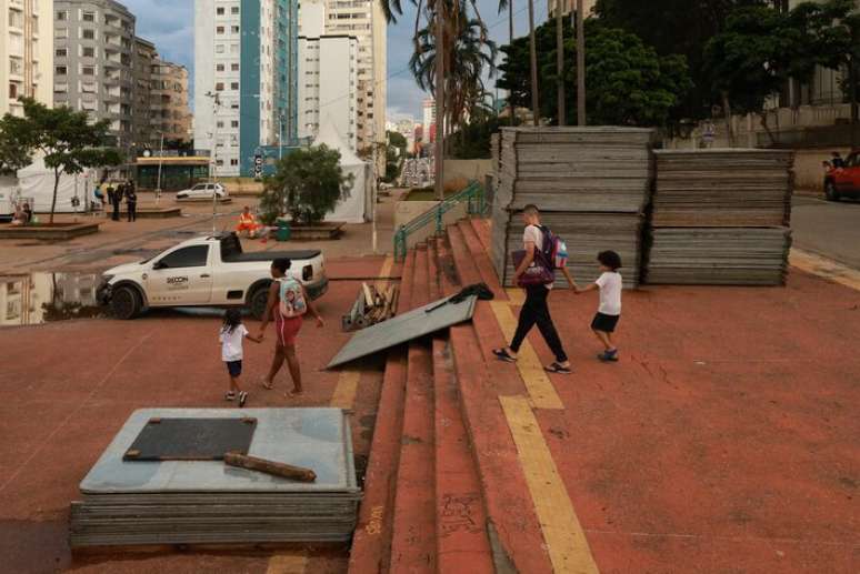 Tapumes foram recolhidos na Pra&ccedil;a Roosevelt, no centro de S&atilde;o Paulo, ap&oacute;s superlota&ccedil;&atilde;o no carnaval.