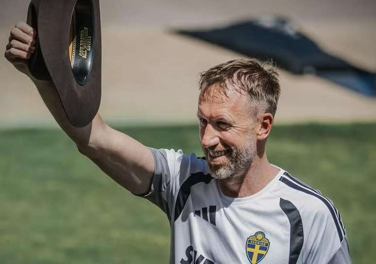 Graham Potter adotou o chap&eacute;u na prepara&ccedil;&atilde;o da Su&eacute;cia para a Copa do Mundo &ndash;