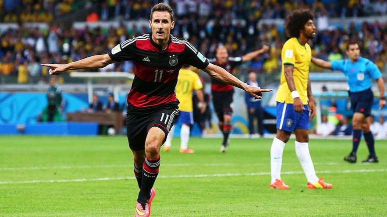 O alem&atilde;o Klose &eacute; o maior artilheiro da hist&oacute;ria das Copas, com 16 gols