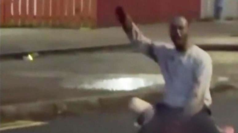 Um homem acusado ap&oacute;s o incidente deve comparecer ao tribunal na quarta-feira