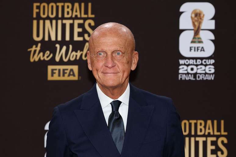 Pierluigi Collina, presidente da Comiss&atilde;o de &Aacute;rbitros da Fifa, elogiou os esfor&ccedil;os para "tornar o futebol mais limpo"