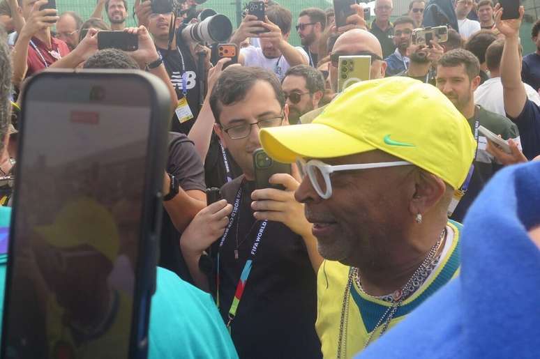 Reportagem do J10 flagrou a chegada de Spike Lee &ndash;