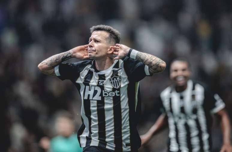 Bernard ganha titularidade no time do Galo –