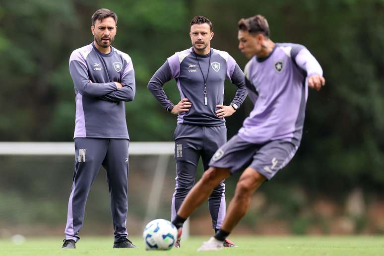 Andy Magnan (direita) ao lado de Davide Ancelotti durante sua passagem pelo Botafogo (