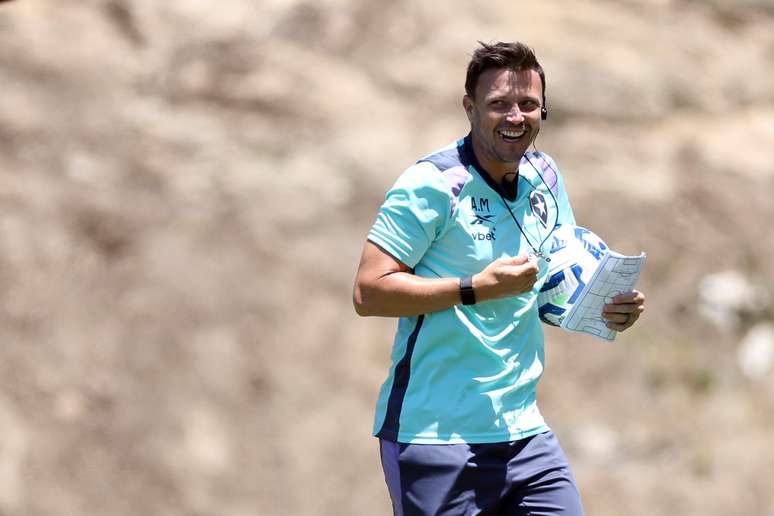 Andy Magnan durante sua passagem como assistente t&eacute;cnico do Botafogo 
