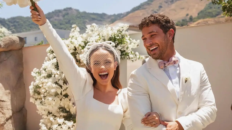 Larissa Manoela e Andr&eacute; Luiz Frambach casando.
