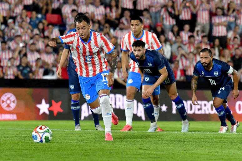 Paraguai volta a disputar uma Copa do Mundo depois de 16 anos &ndash;&nbsp; (Photo by Christian Alvarenga/Getty Images)