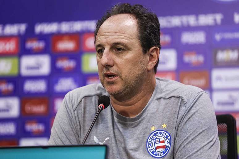 Rog&eacute;rio Ceni perdeu uma op&ccedil;&atilde;o para montar o sistema defensivo &ndash;